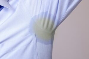 Get rid of stains under the arms of shirts - Laundry tips and tricks